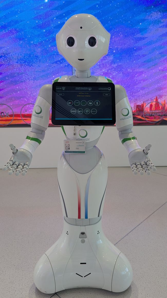 Unser Highlight - sprechender und interagierdender Roboter