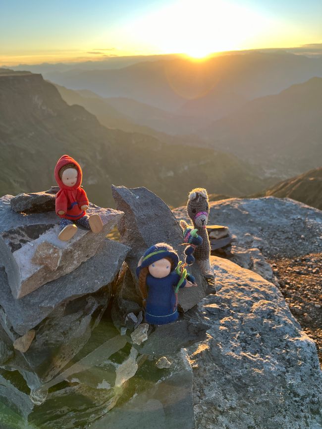 Tag 4
Sonnenaufgang von meinem persönlichen Dach der Welt