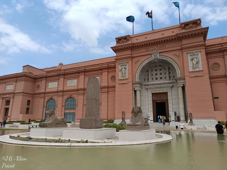 Pyramiden, Sphinx, Museum und Stadt
Tag 2