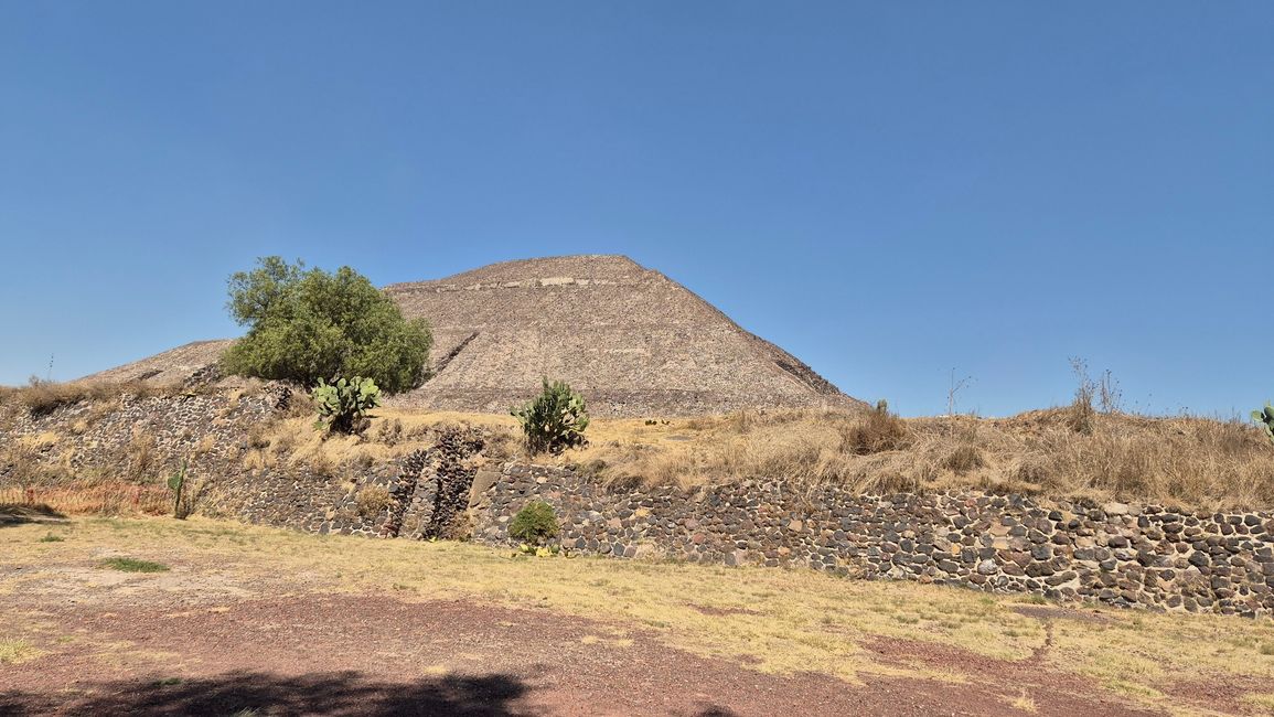 Primera vista de la pirámide del sol