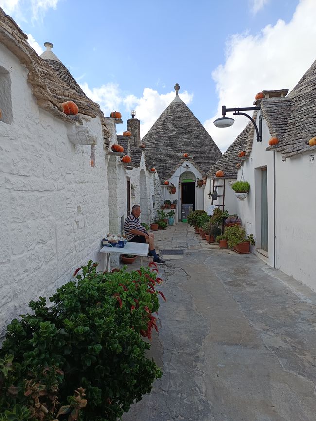 Alberobello, die Stadt aus weißen Zipfelmützen