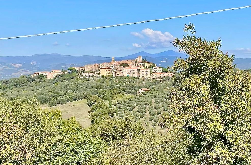 Lors du trajet, nous louions l'emplacement de rêve de cette petite ville, sans savoir que c'était notre destination, Capalbio.