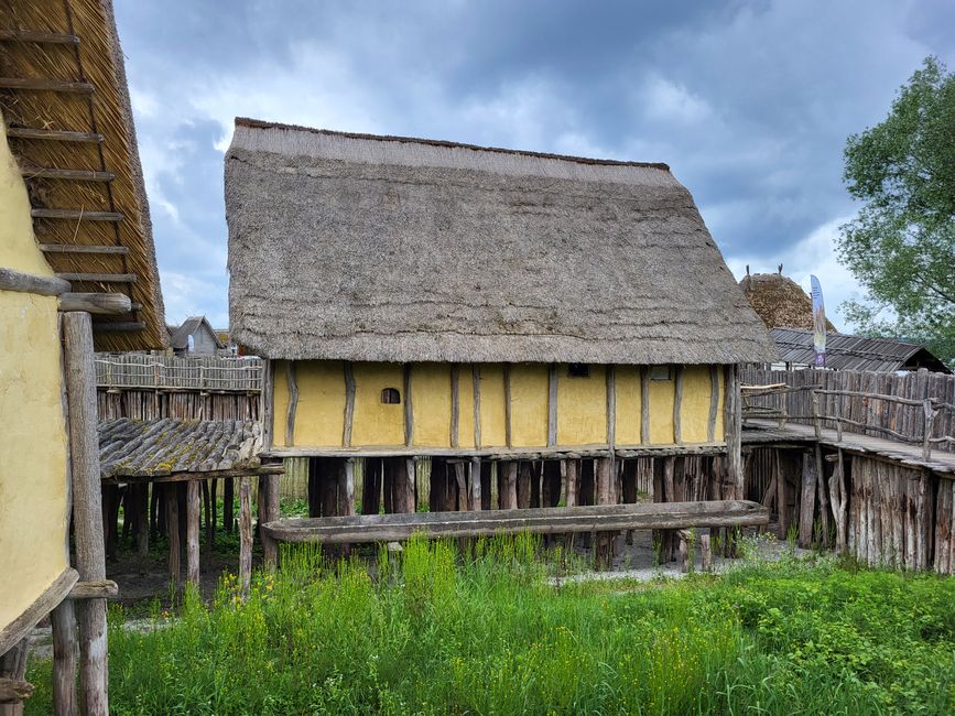 Bâtiments en pieux à Unteruhldingen - Âge de la pierre