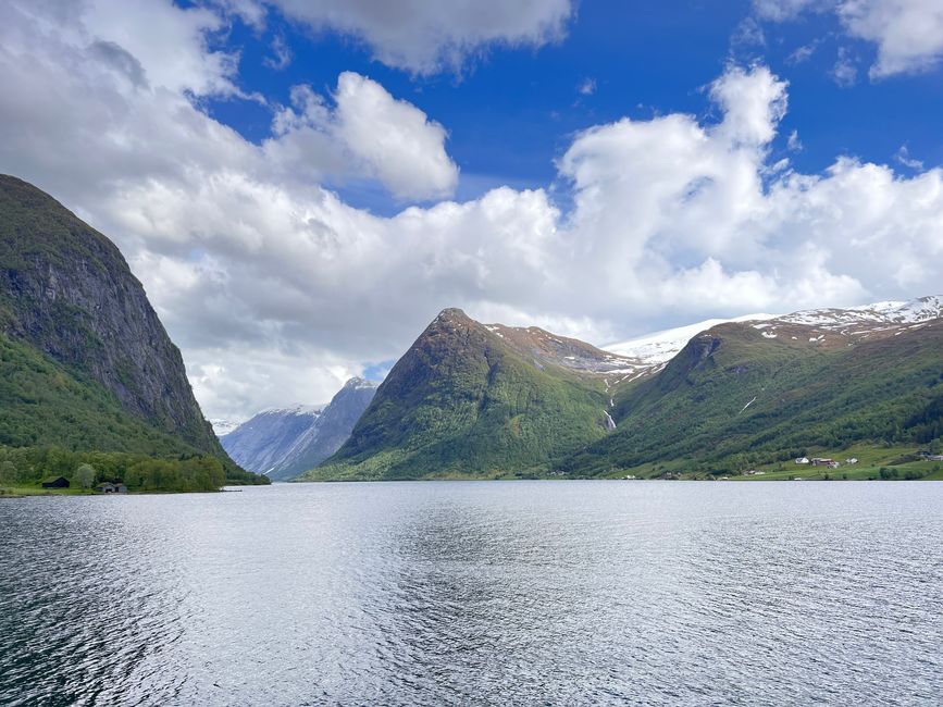 Wasser, Berge, Himmel
