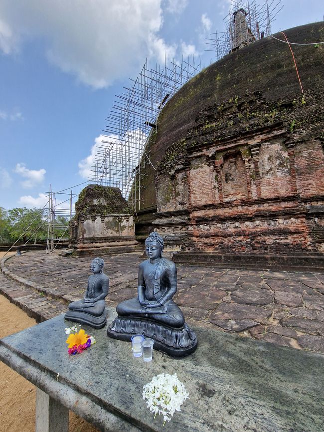 Polonnaruwa - 1000 años de historia y algo aprendido.