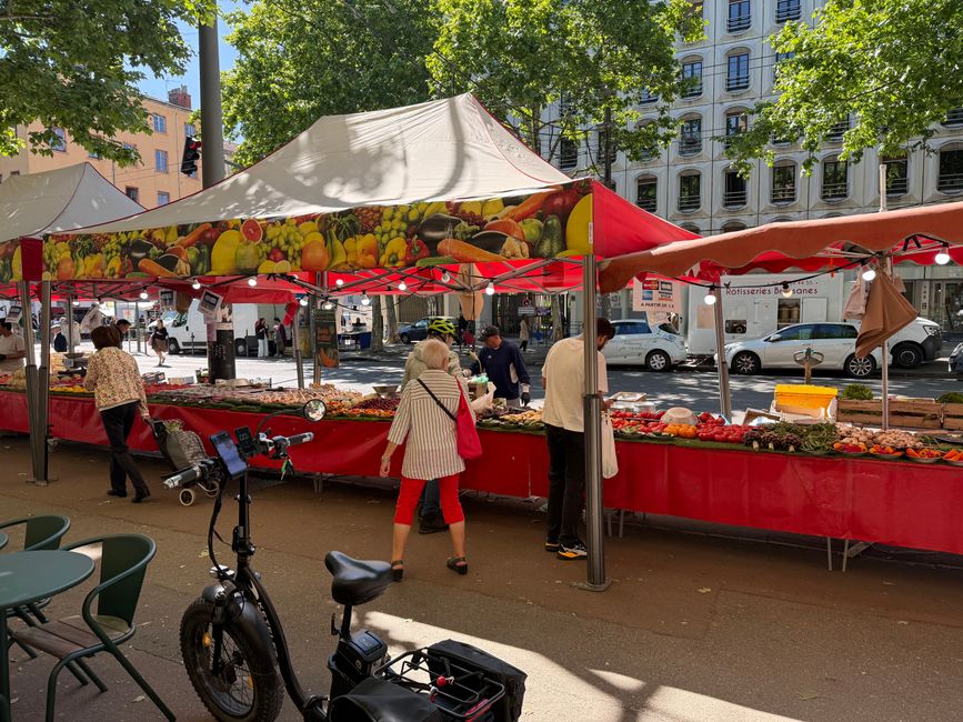 Mercato in Bd de la Croix-Rousse