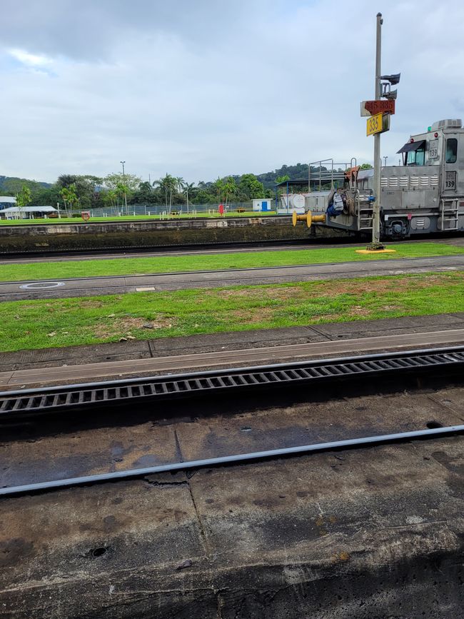 Day 41 of 175: Around the world cruise - Day passage through the Panama Canal