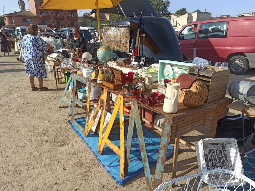 Second-Hand-Flohmarkt „L'Encant de l'Empordà“ (Verges, Baix Empordà, Girona)