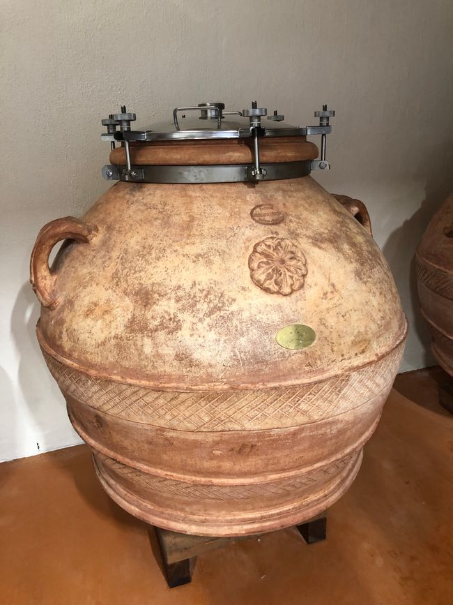 In diesen italienischen Tongefäßen wir das Öl eingelagert