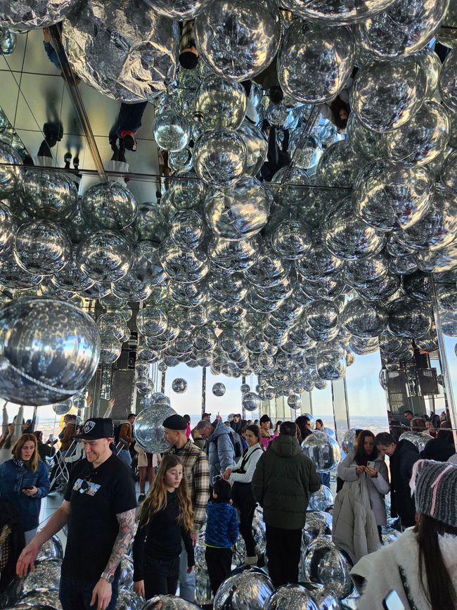 Es macht Spaß mit den Ballons zu spielen