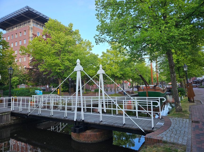Brücke über den Hauptkanal 