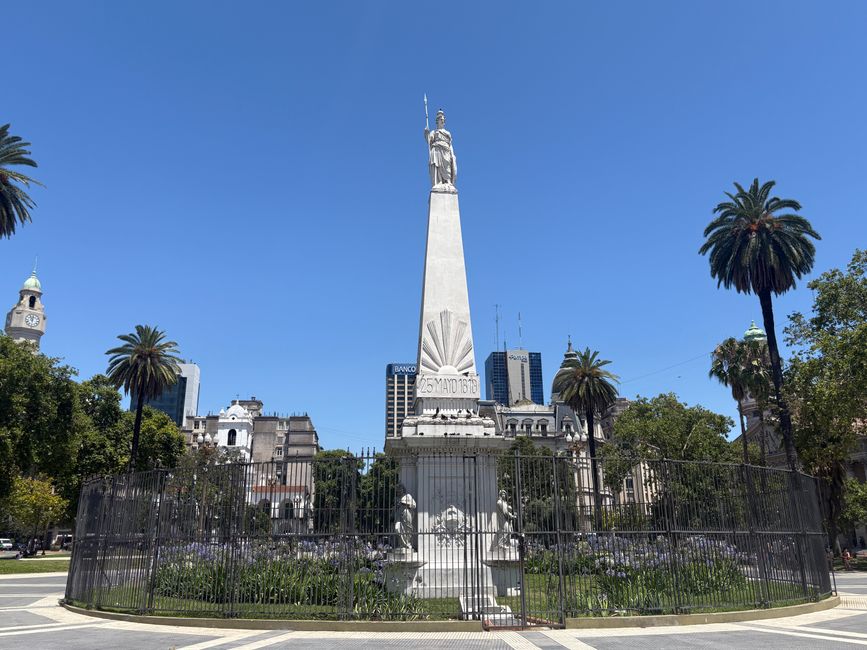Unbelievable how many statues can be found in the city.