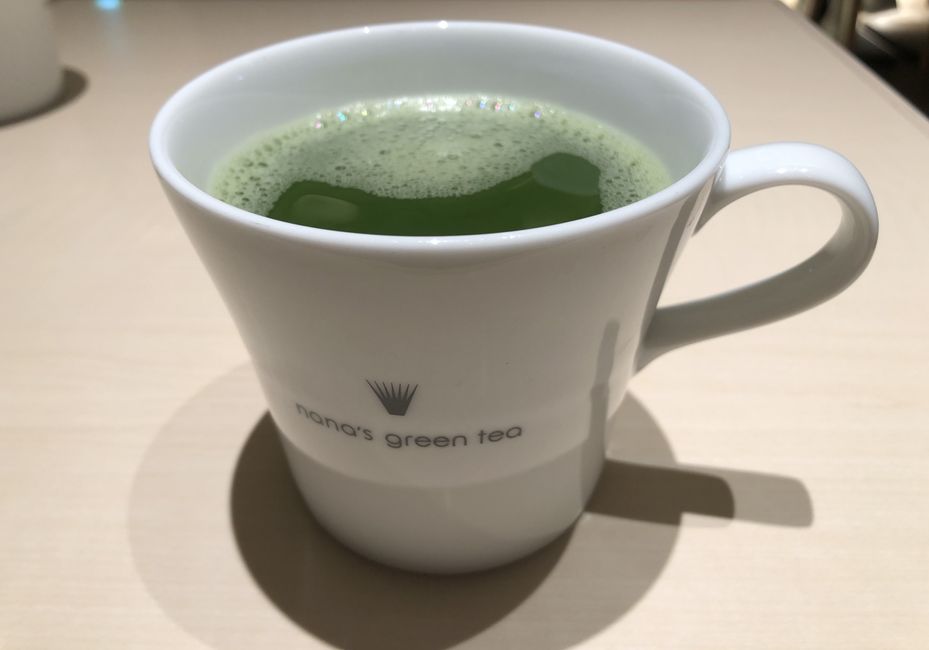 Pause in einem Teehaus mit leckerem Matcha Tee