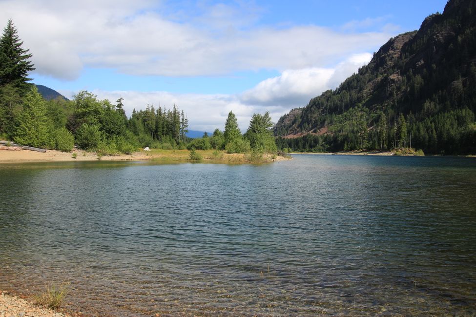 Buttle Lake Beach Trail