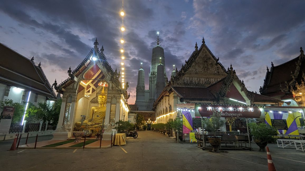 Wat Phlap Phla Chai in Petchaburi