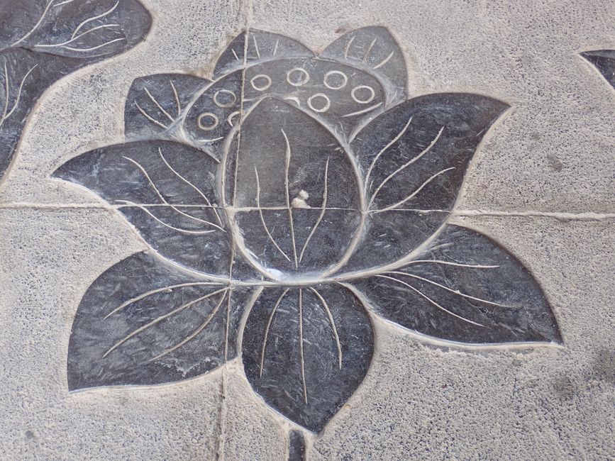 Decorazione del pavimento nel complesso templare