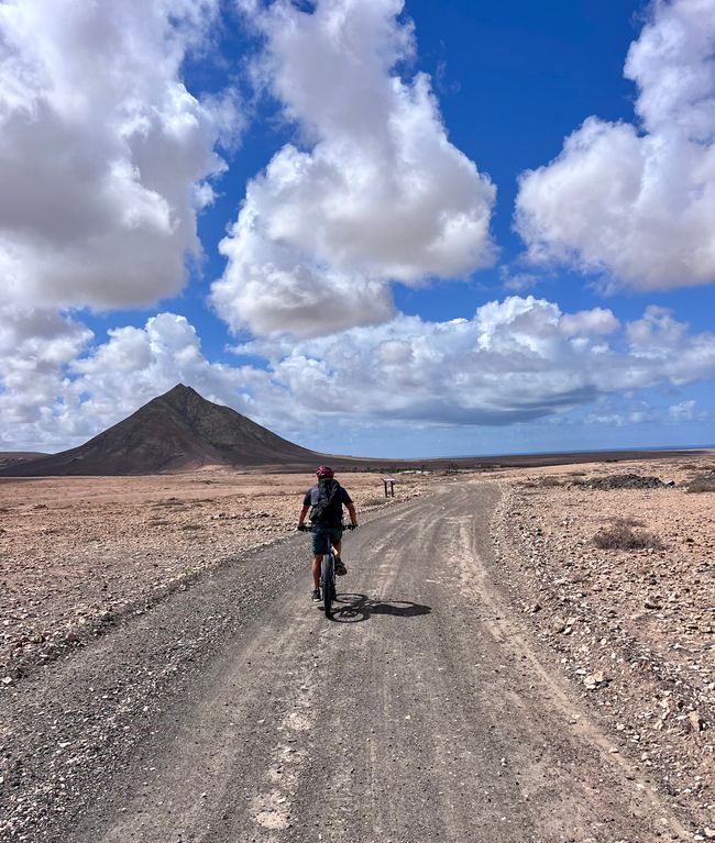 Endless expanses in the 'Outback' of Fuerte