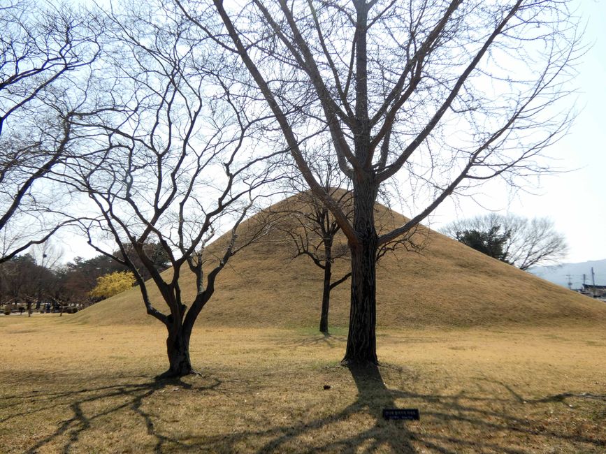 Hügelgräber Daereungwon