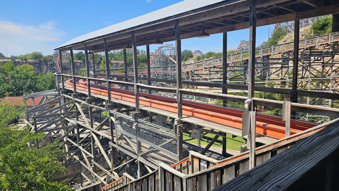 Six Flags Fiesta Texas e Wasserpark