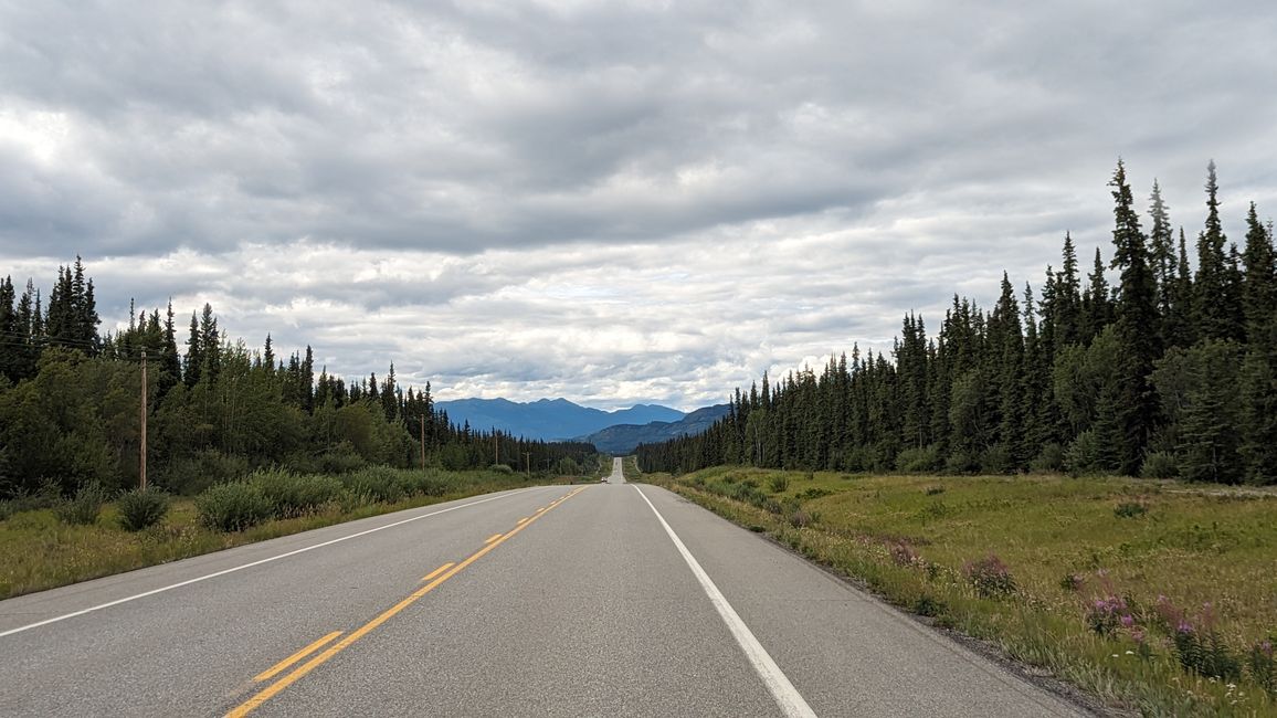 Day 20: Boya Lake - Marsh Lake: a long travel day in the Yukon