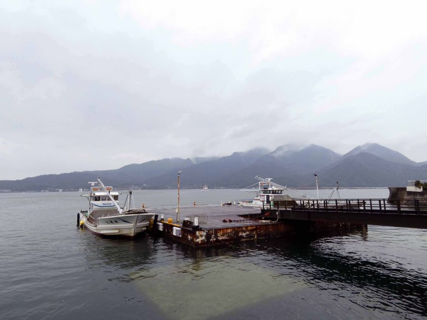 Hiroden-Miyajimaguchi, vista su Miyajima 