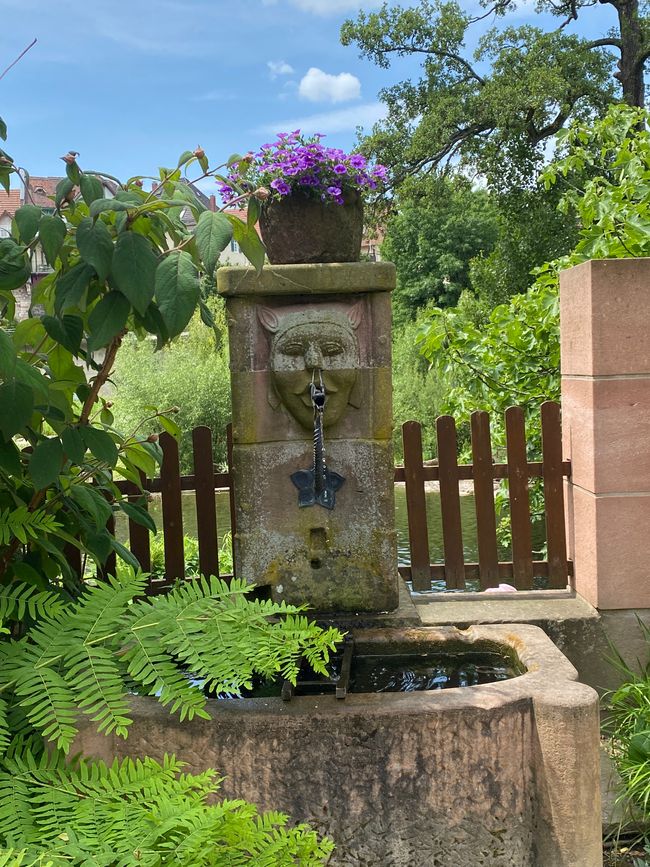 Einer der vielen Brunnen