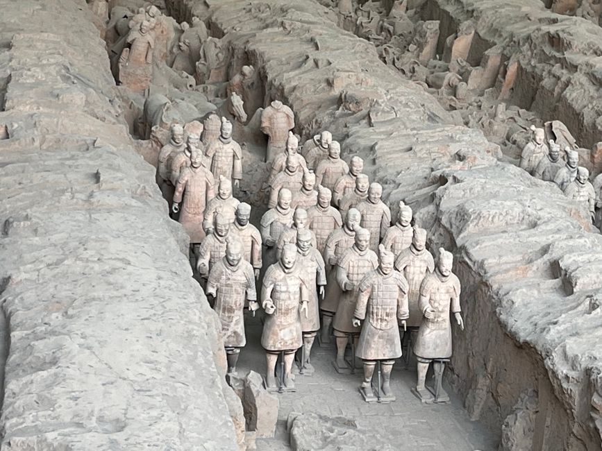 die Armee bewacht auch im Tod den Kaiser