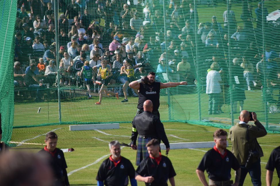 Strong Men, Pipes and Drums