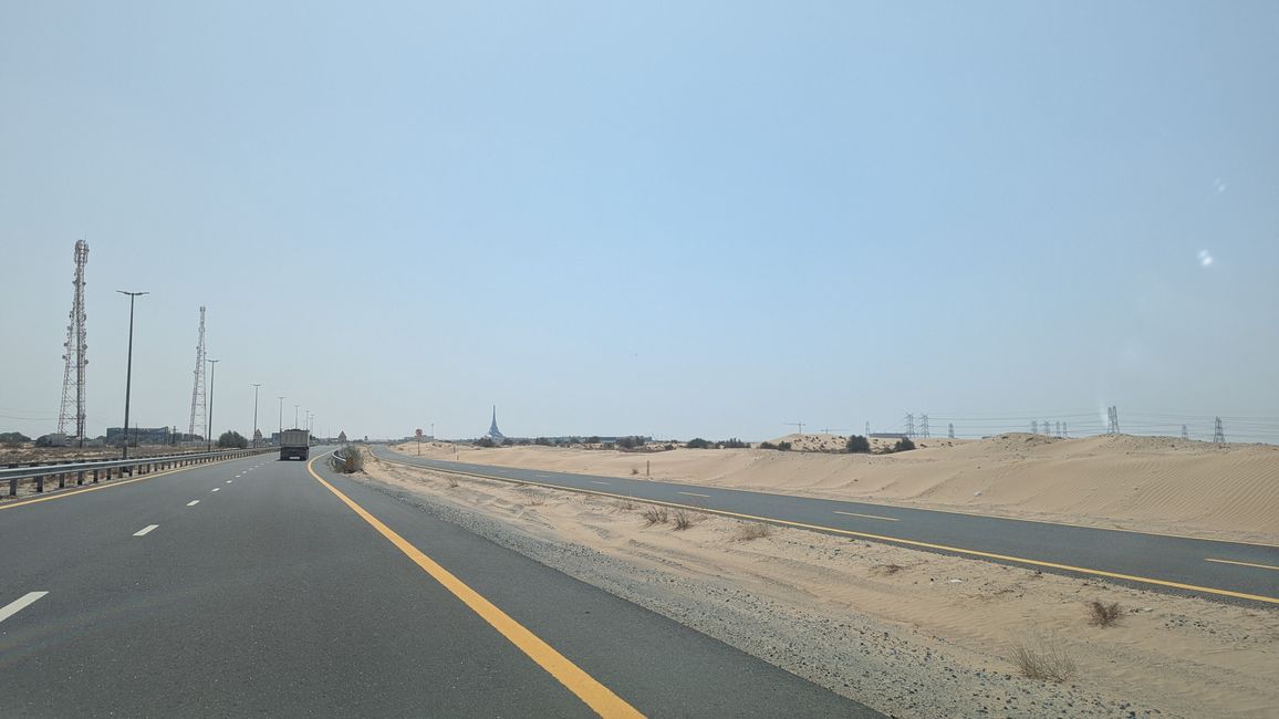 Auf in die Wüste - Fahrradwege immer daneben!