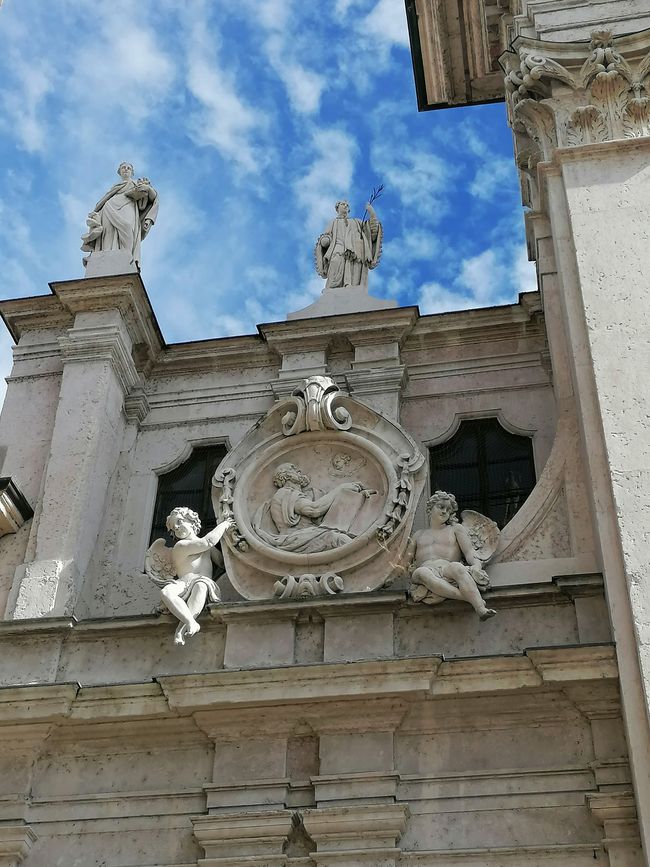 Rotonda di San Lorenzo at Piazza delle Erbe