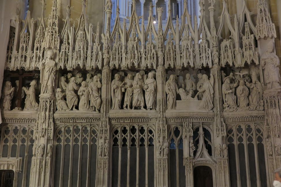 die Chorschranke im Flamboyant Stil, 200 Skulpturen im Vollrelief ist ein Highlight Chartres