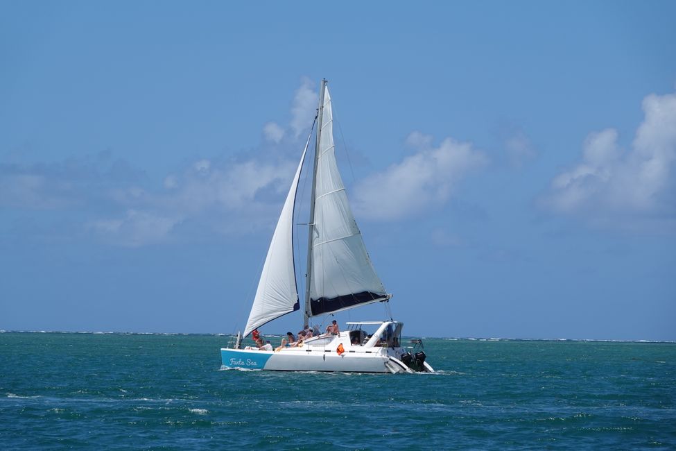 Con el catamarán ....