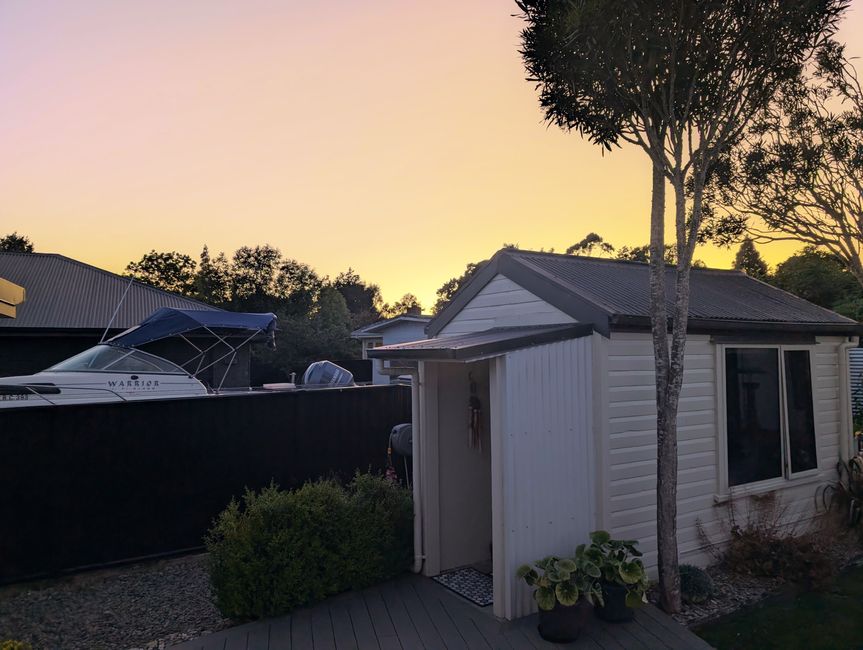 Manapourie and the glowing rings