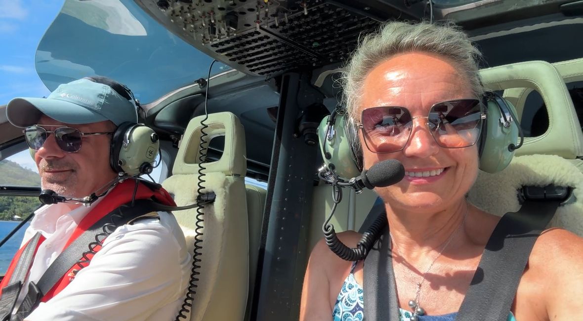 2023-12-30 Helicopter sightseeing flight over Bora Bora