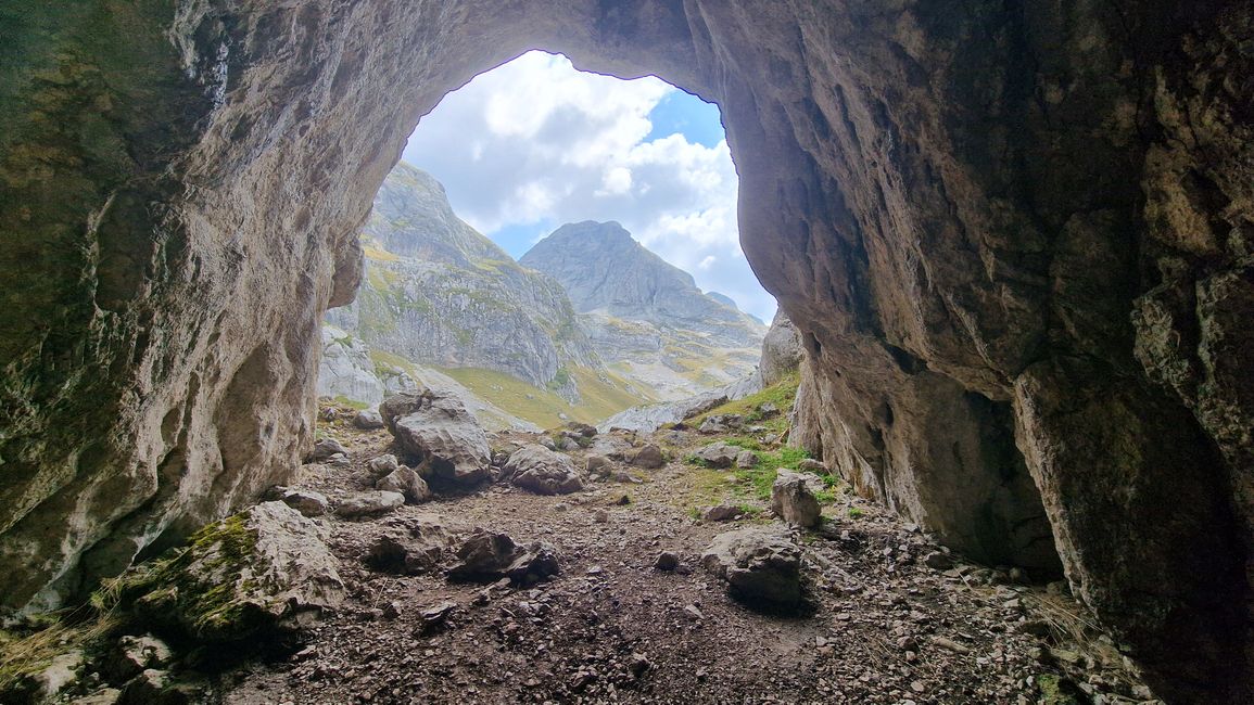 Aus dem Weg eine "Eishöhle"