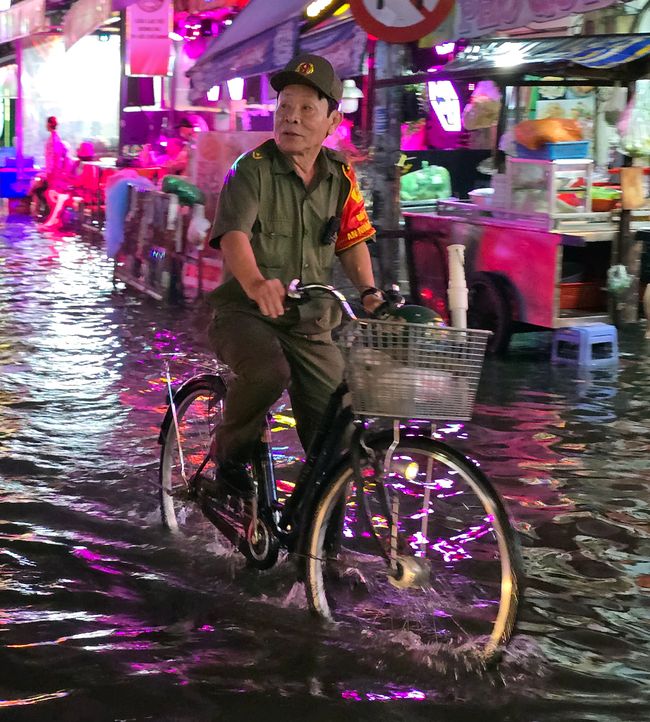 Good-bye, Cambodia - Good Morning, Vietnam!