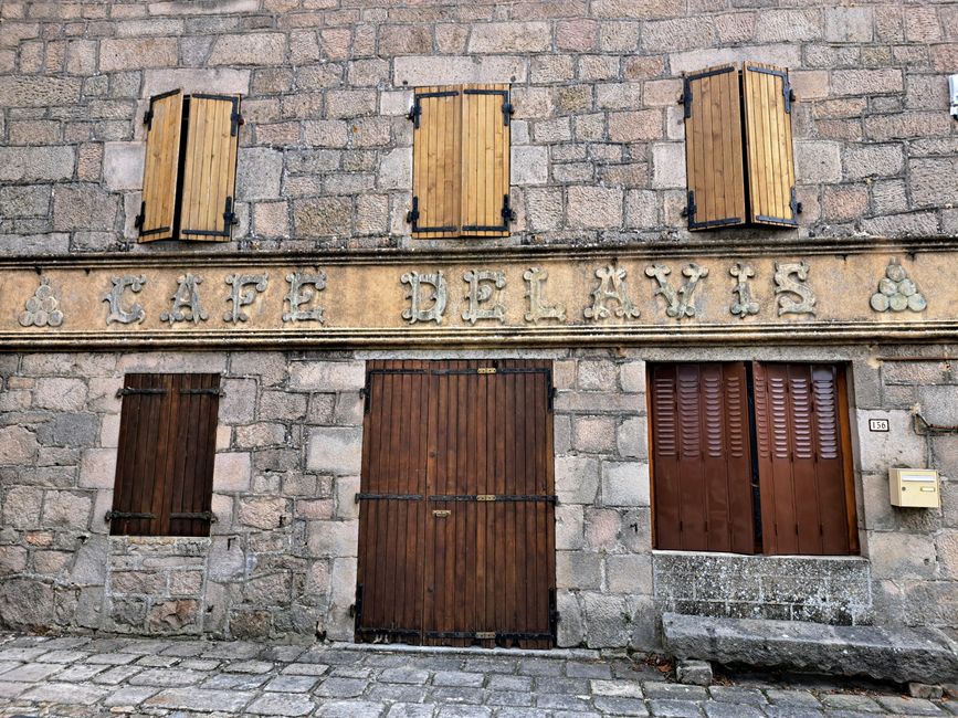 Café Delavis gleich nebenan