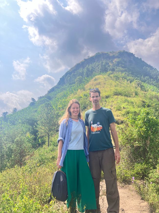 Schimpansen im Kalinzu Forest und Twin Lakes