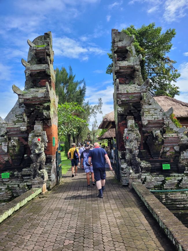 Tag 111/112 und 113 von 175: Kreuzfahrt rund um die Welt - Benoa/Bali und Seetag