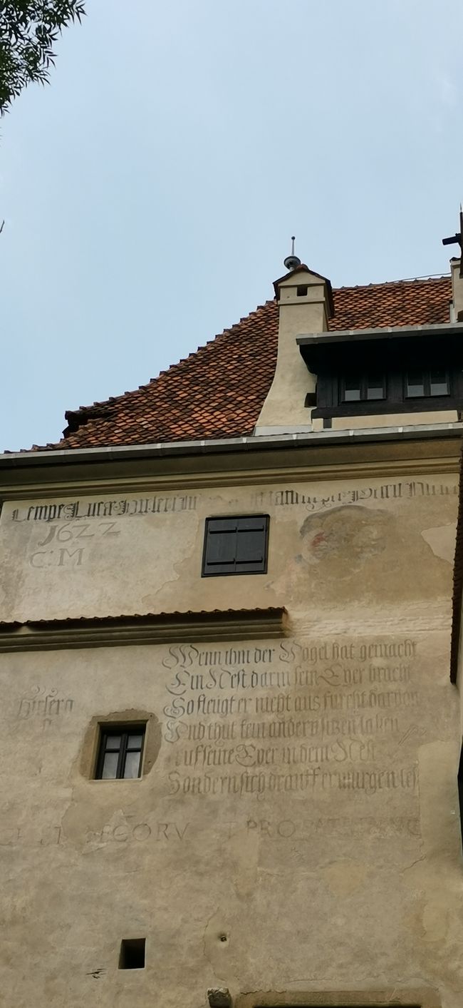 Altdeutsche Schrift auf Castelul Bran 