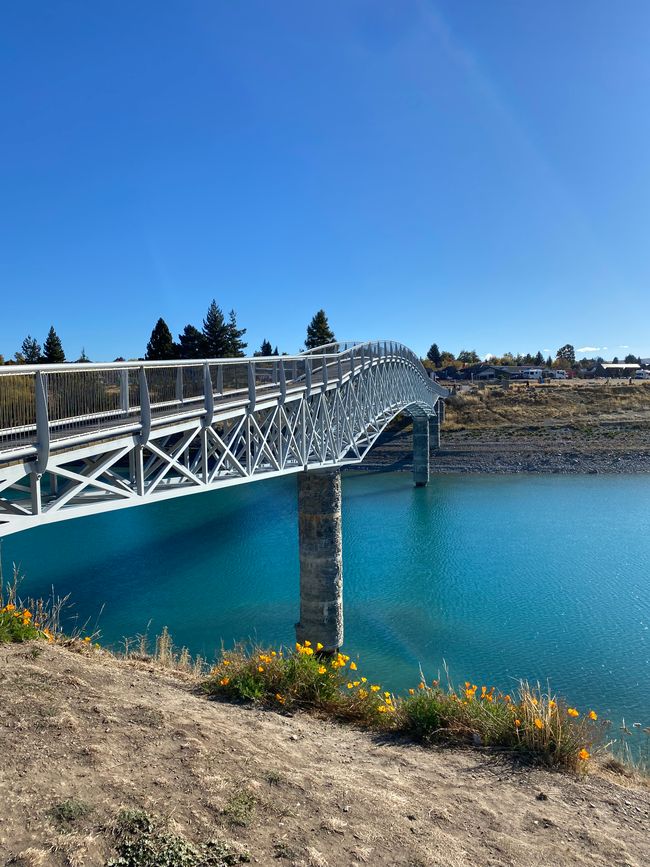 Lake Tekapo Footbridge