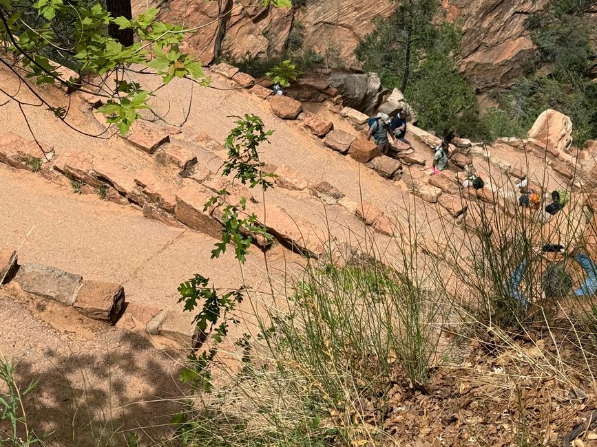 Die 21 Switchbacks wieder hinunter