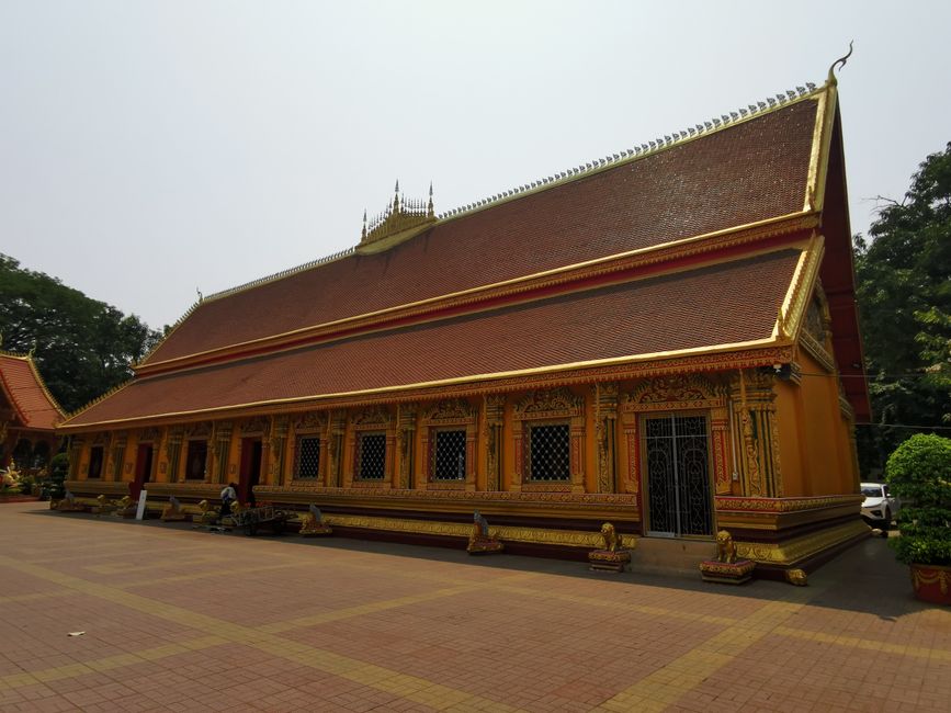 Vientiane - 1.5 days on a temple and museum tour