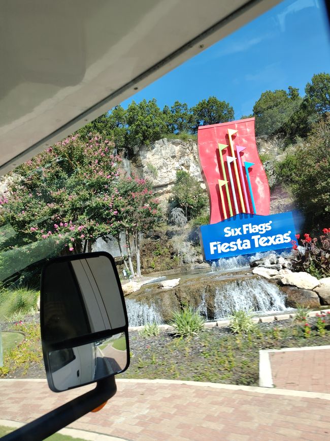 Six Flags Fiesta Texas e Wasserpark