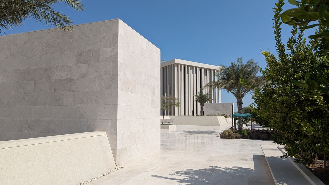 Tag 6 (2024) Drei Kirchen, Saadiyat Beach Club & Global Village