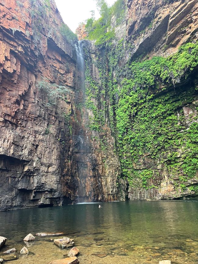 Baignade dans la piscine à la fin de la gorge