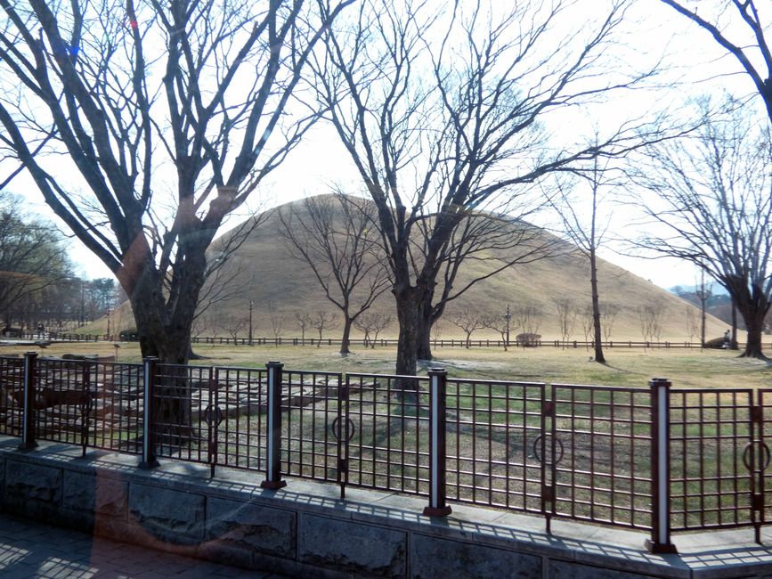 Hügelgräber Daereungwon
