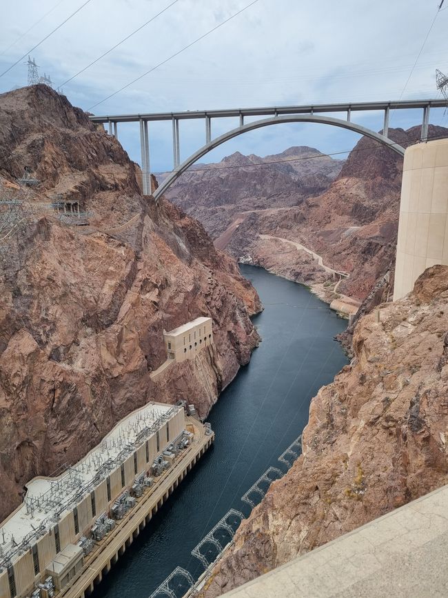Kalifornien 2025, Tag 13, Las Vegas Sign, Hoover Dam und Lake Mead