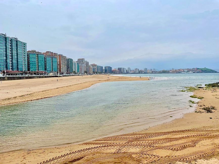 San Lorenzo Beach – der bekannte Strand von Gijon.