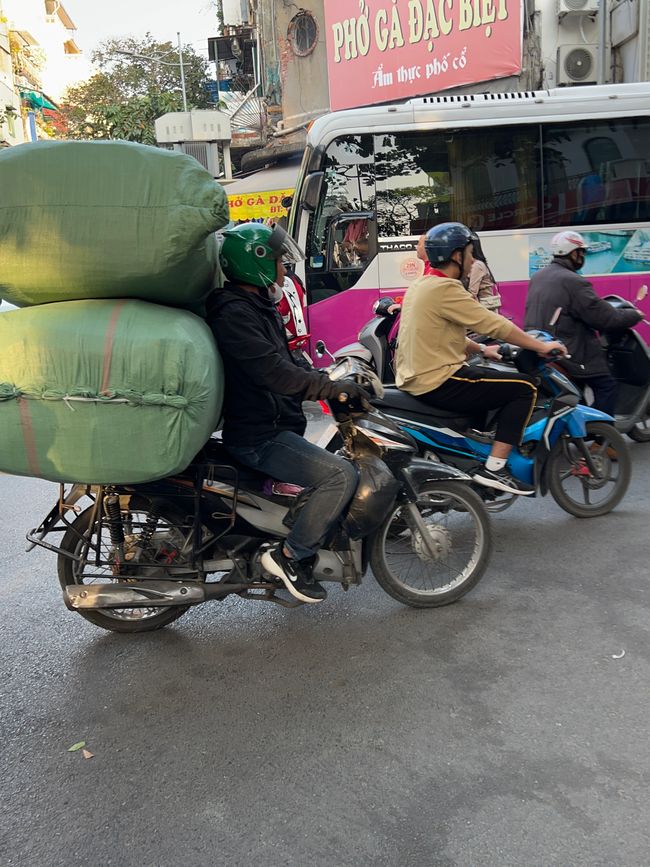 Hanoi-Tag 2: Überfüllte Läden, eine schwierige Challenge und das Abenteuer Train Street